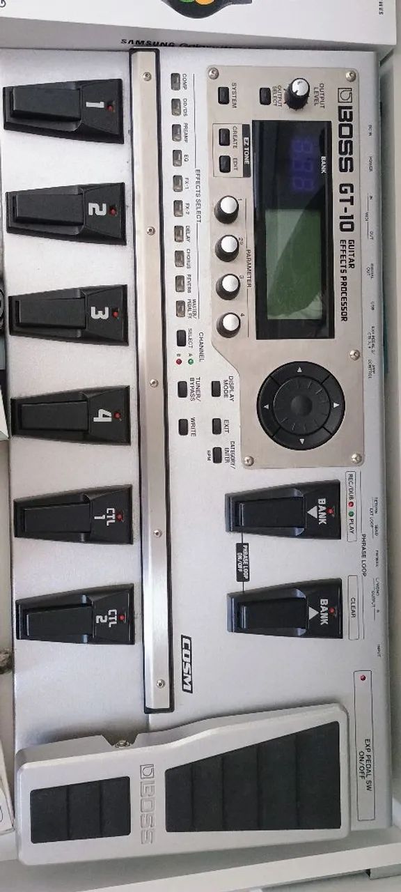 Pedaleira: Boss GT-10 Guitar Effects Processor - Foto 2