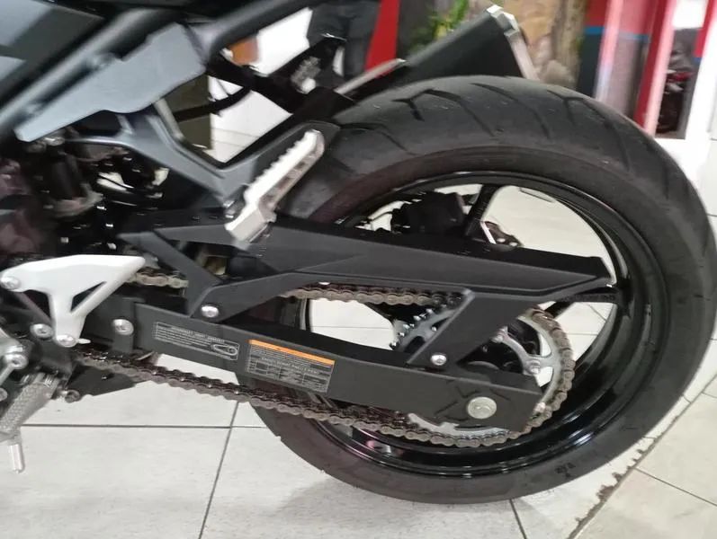 KAWASAKI Z 400 2024 - Foto 10