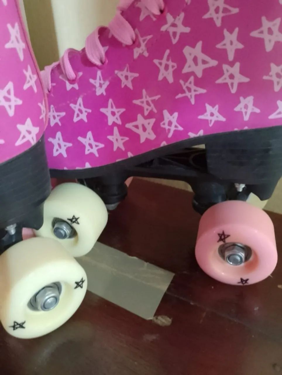 Patins Roller Dm Toys estrelado 4 rodas e freio frontal tm 36/37 - Foto 3