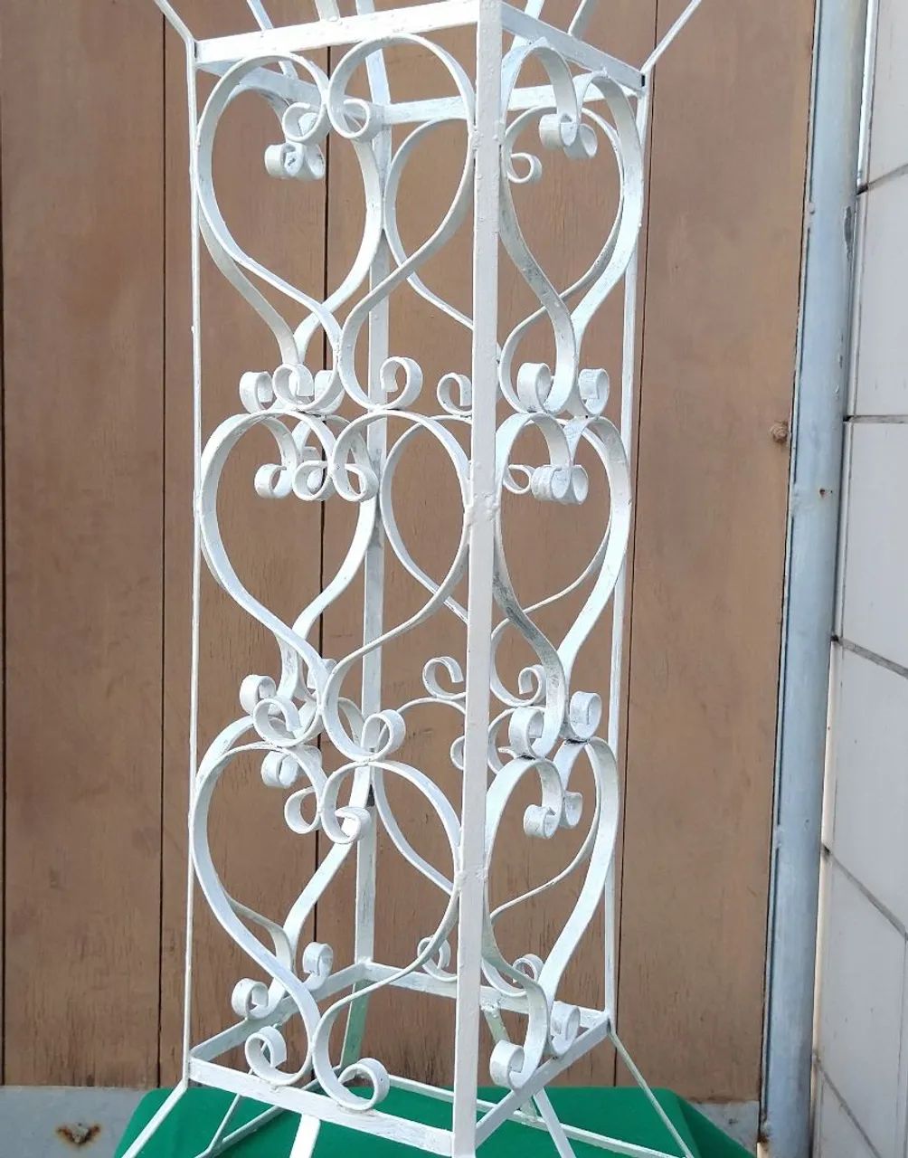 Suporte de ferro branco para vasos antigo  - Foto 2