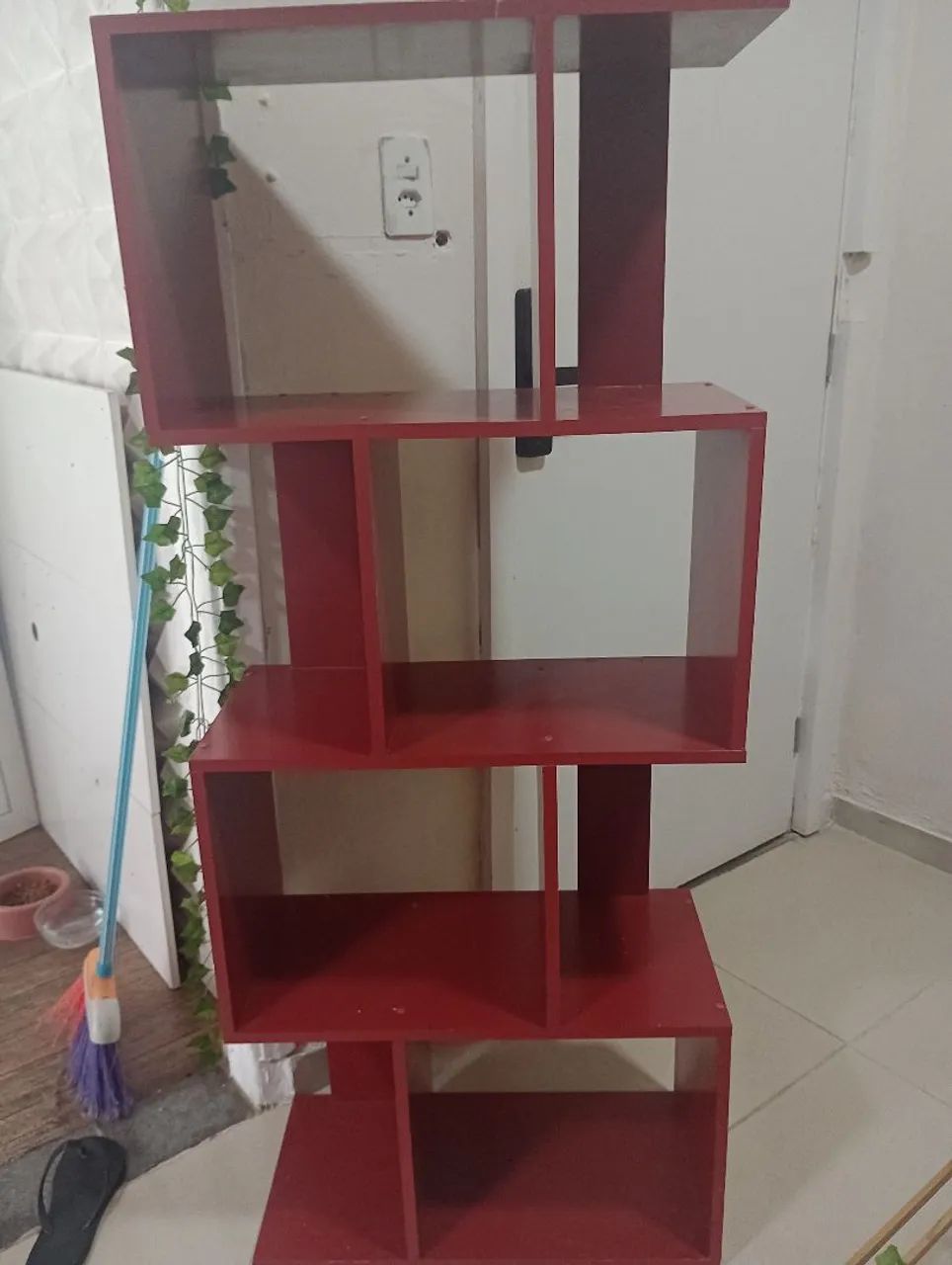 Estante vermelha 