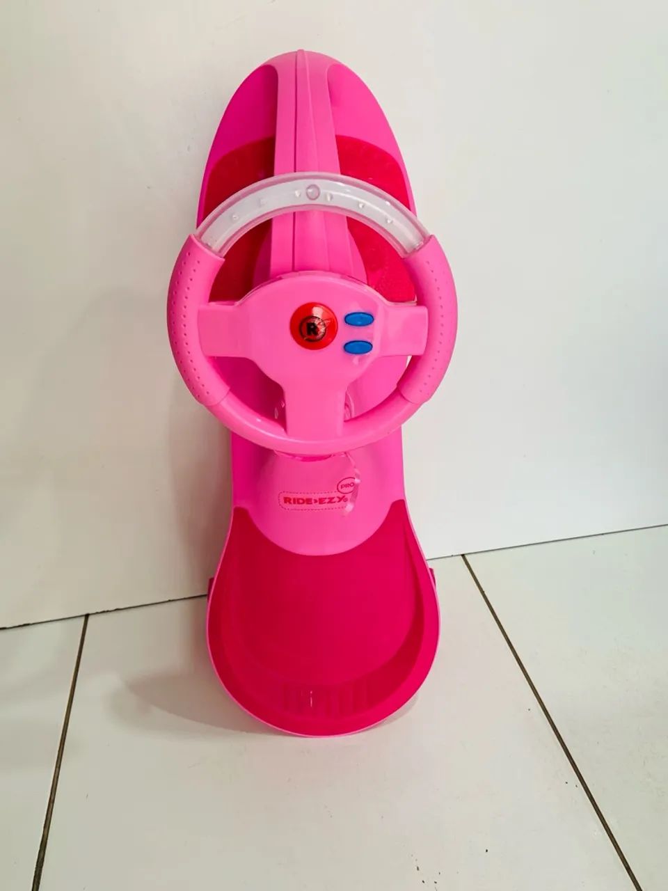 VENDE-SE SKATE VOLANTE MÚSICAL COM LED - Foto 3
