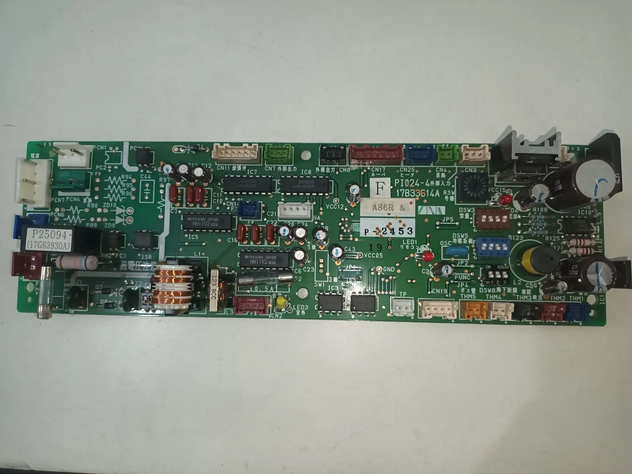 PLACA HITACHI (17B33614A)