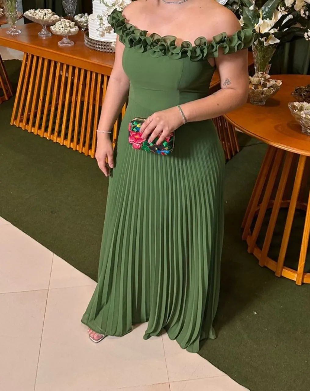 Vende-se Vestido de festa para casamentos e formaturas Roupas