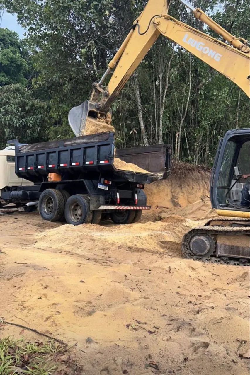 Retro escavadeira e caçamba ( locação e terraplanagem)  - Foto 5