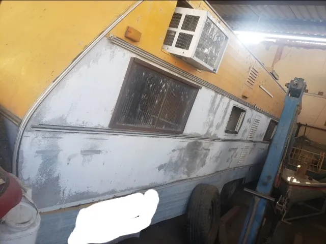 Vendo/troco Trailer home karman ghia kc 740 para reformar.