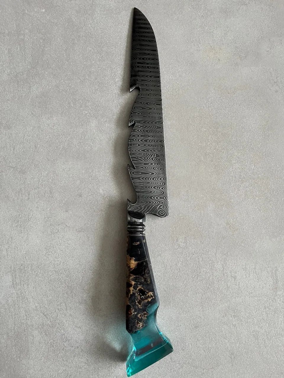 Faca de Cozinha Artesanal em Aço Damasco