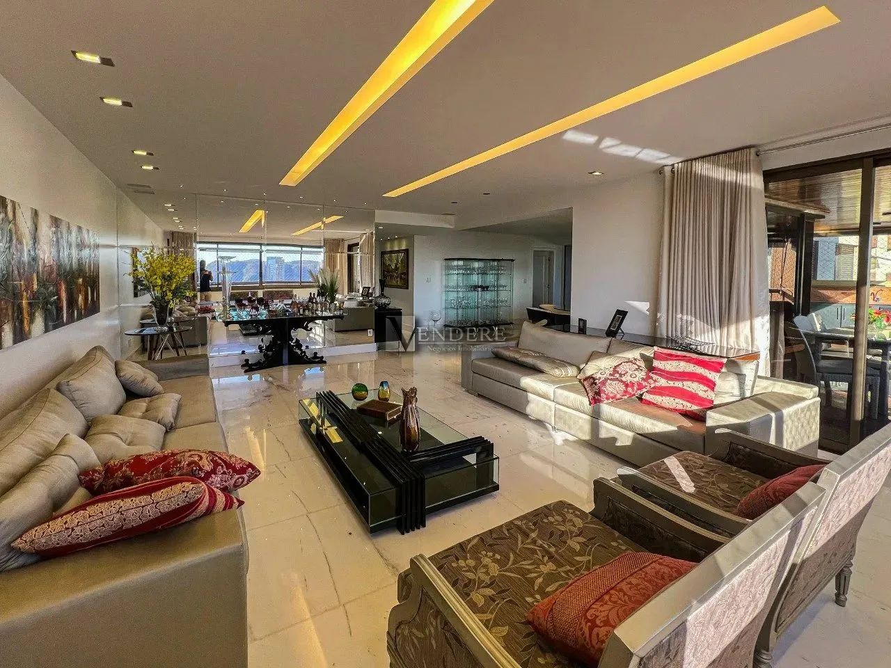 Apartamento de 271m² à venda no Belvedere