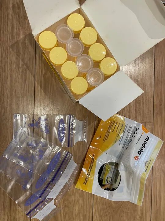 Extrator de leite duplo, sutiã e frascos da Medela - Foto 5