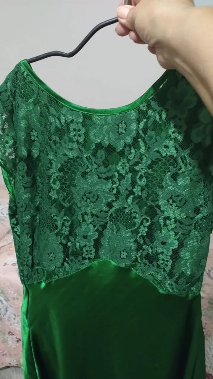 Vestido de cetim longo para festa