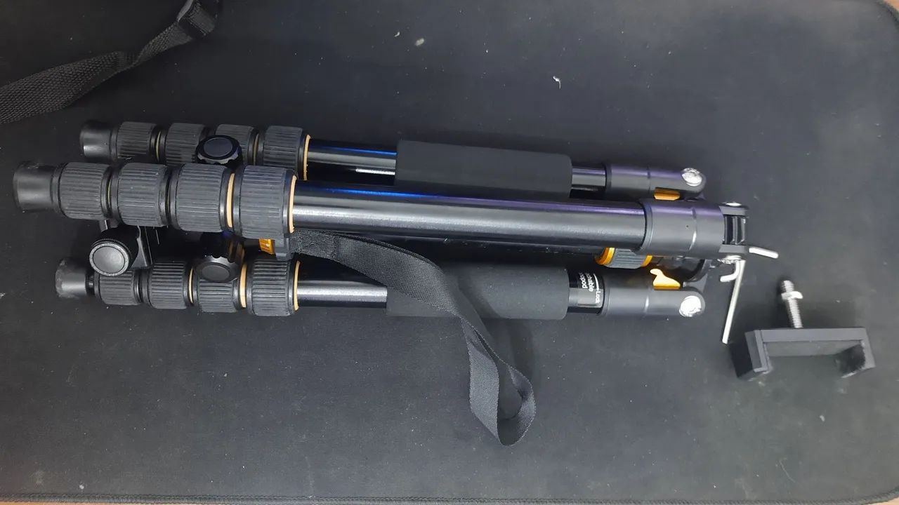 Disponível - Tripé para Câmera Profissional - Foto 4