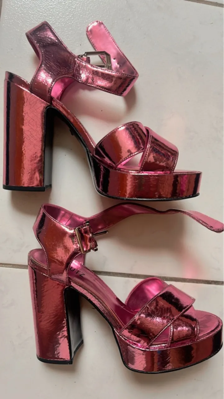 Sandália Plataforma Rosa Metálica