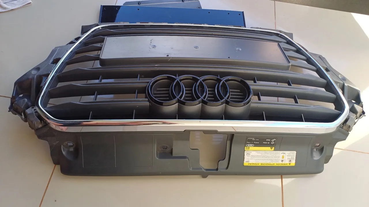 Grade Dianteira Audi A3