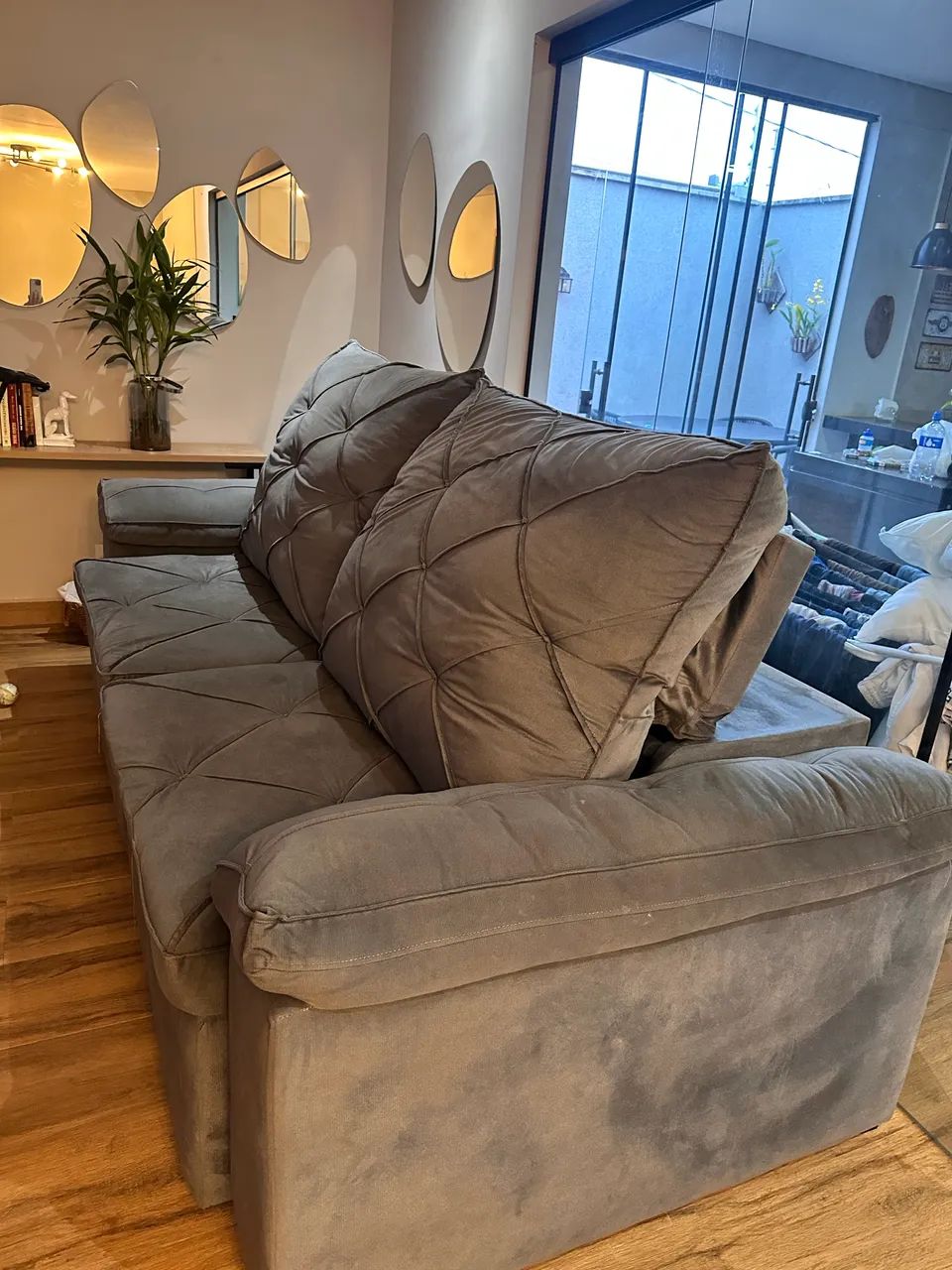 Sofá 64209937046657120