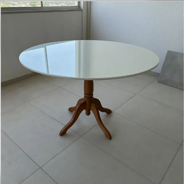 Mesa de Jantar Redonda com Tampo de Vidro Off-White
