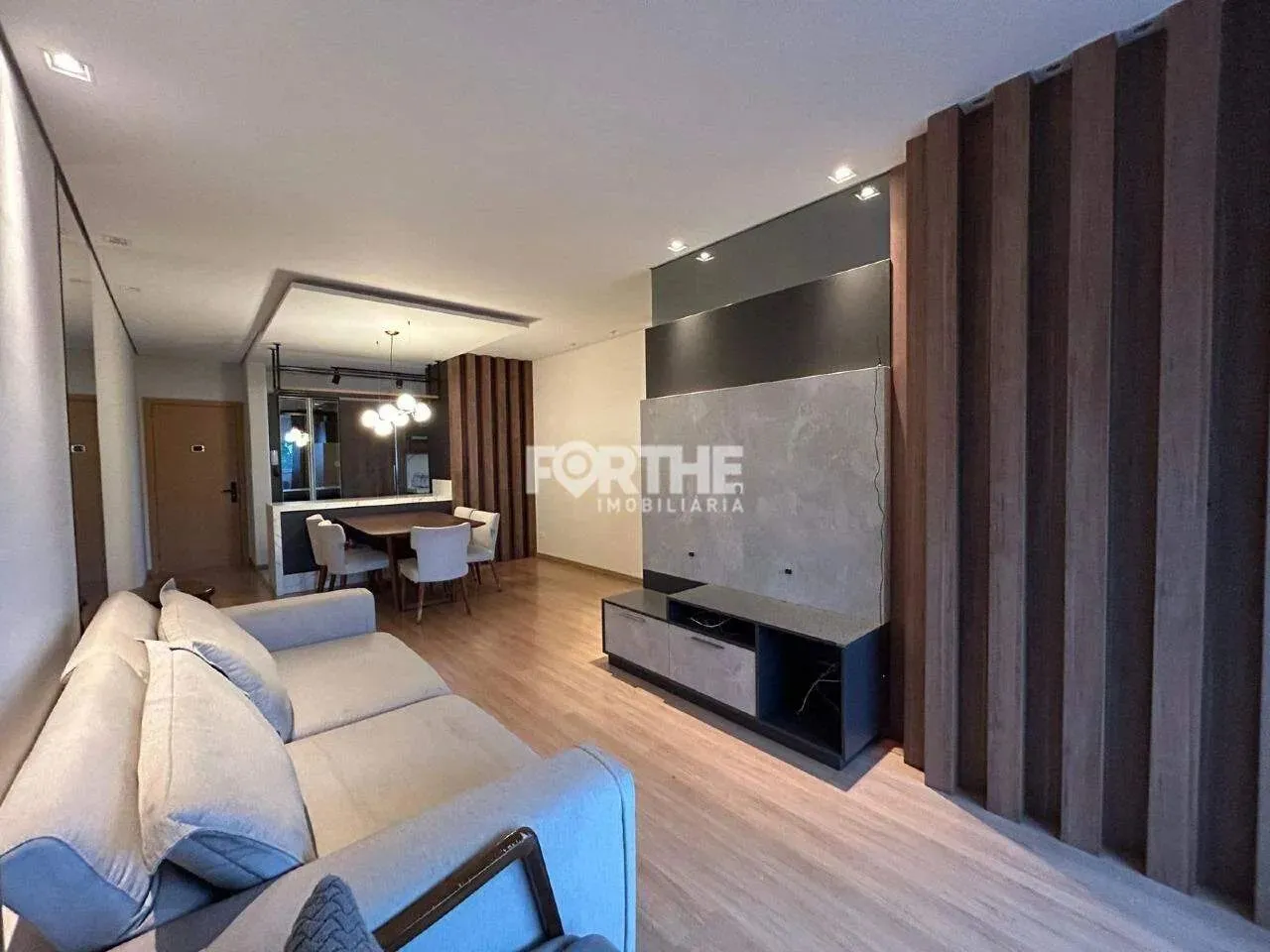 Apartamento para aluguel, 3 quartos, 1 suíte, 2 vagas, Centro - Cascavel/PR