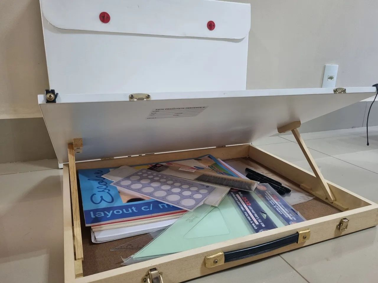 Vendo Prancheta Portátil A2 com Régua Paralela e alguns materiais  - Foto 5