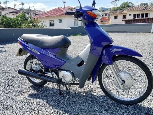 Biz 100 ES com partida elétrica zero
