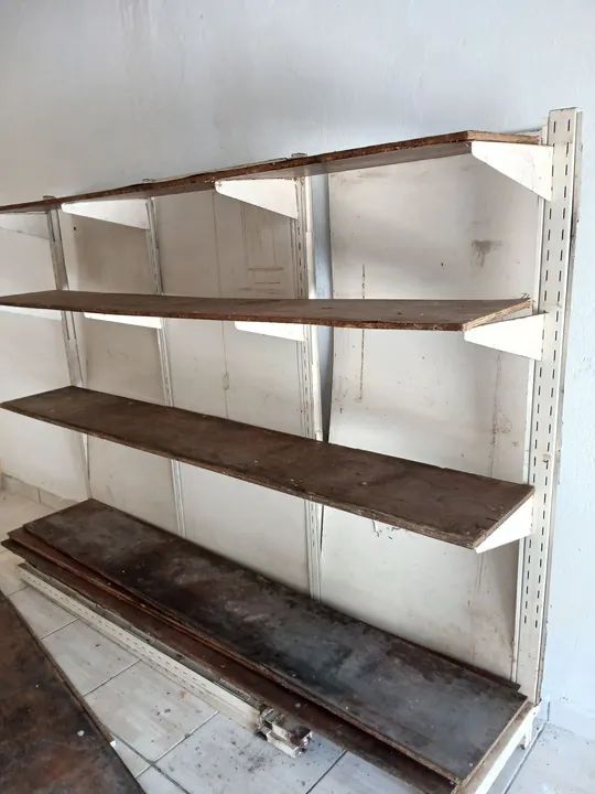 2 gôndolas de madeira e ferro. - Foto 3