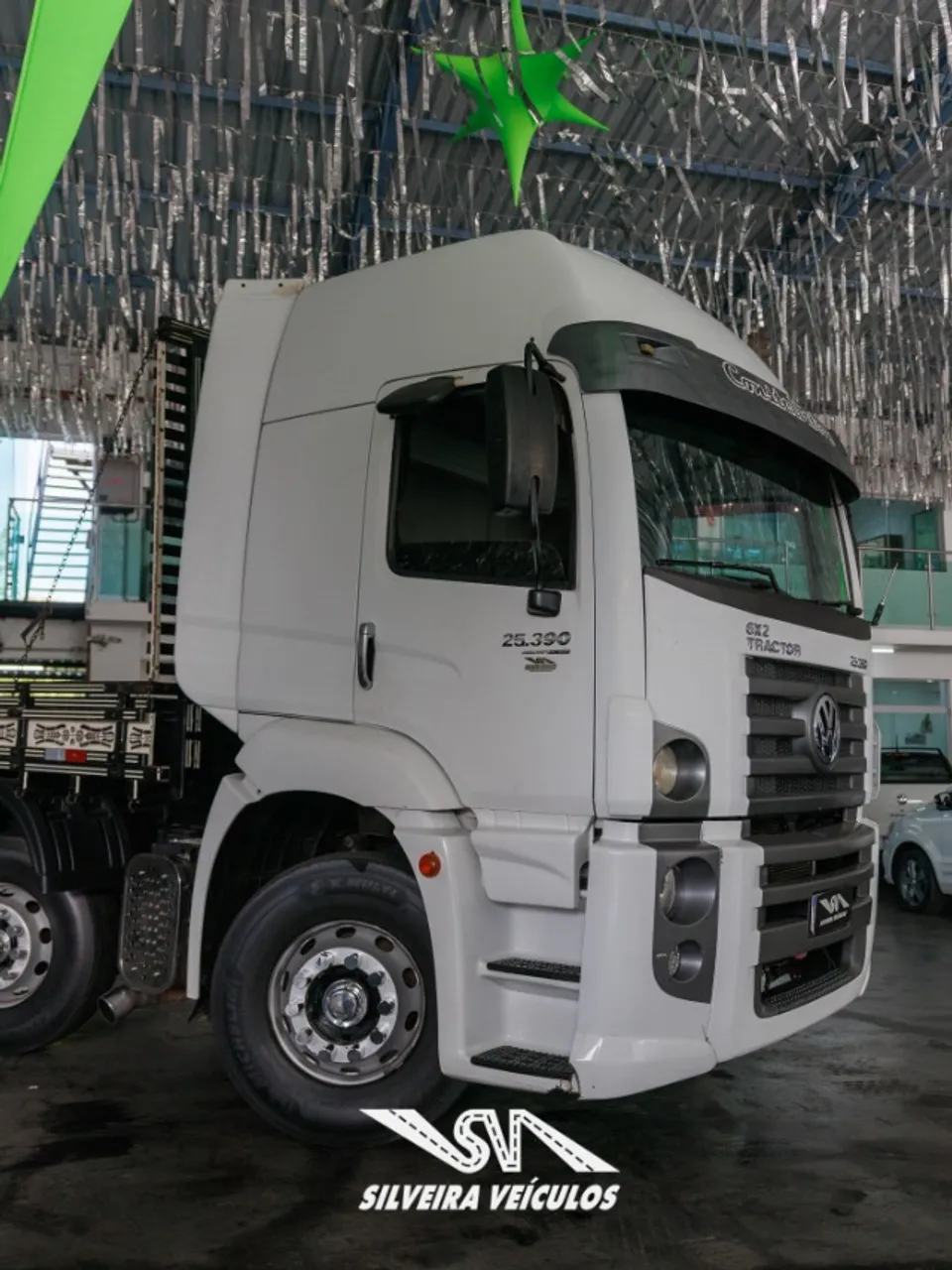 VW 25-390 Constellation Bi-Truck - Ano: 2013 - Carroceria