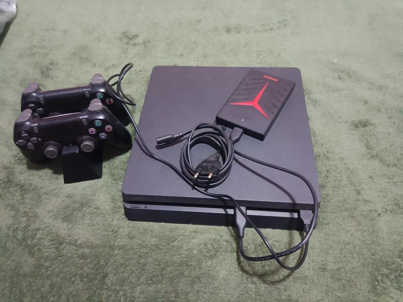 Playstation 4 Slim,bem conservado 