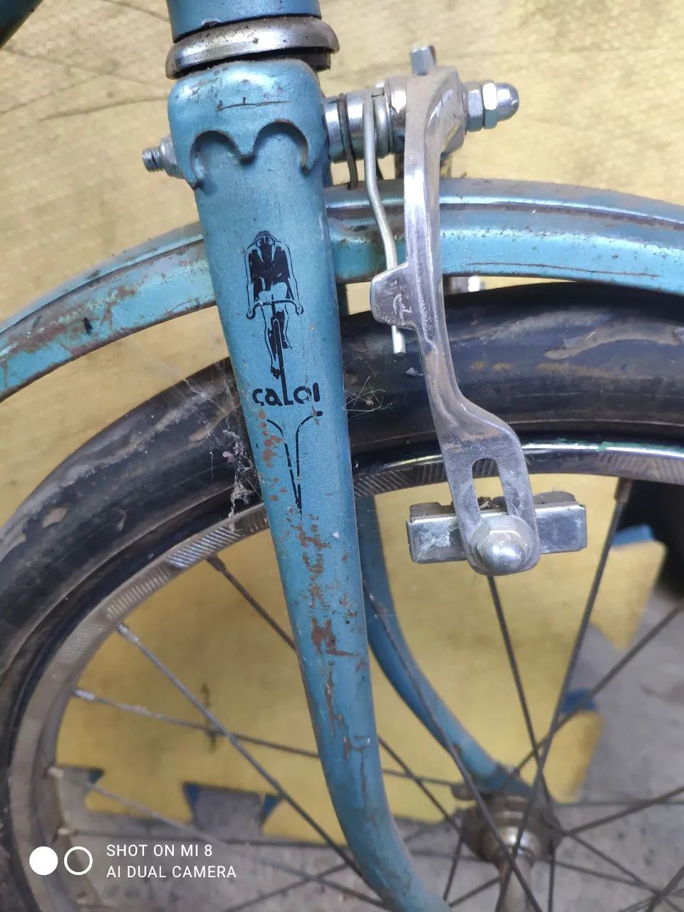 Bicicleta antiga azul aro 20  - Foto 5