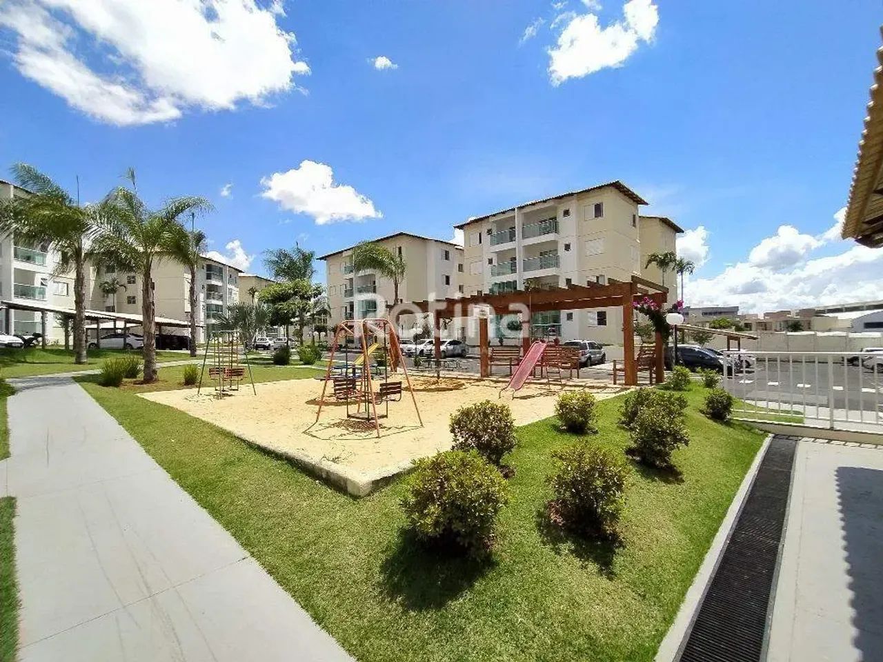 Apartamento Condomínio Tropical Alto Umuarama