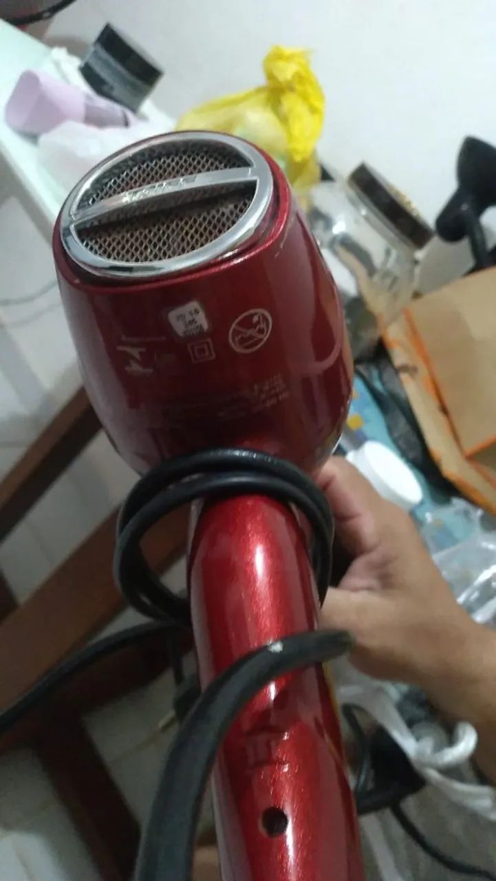 Secador de cabelo e pranchinha de cabelo. - Foto 4