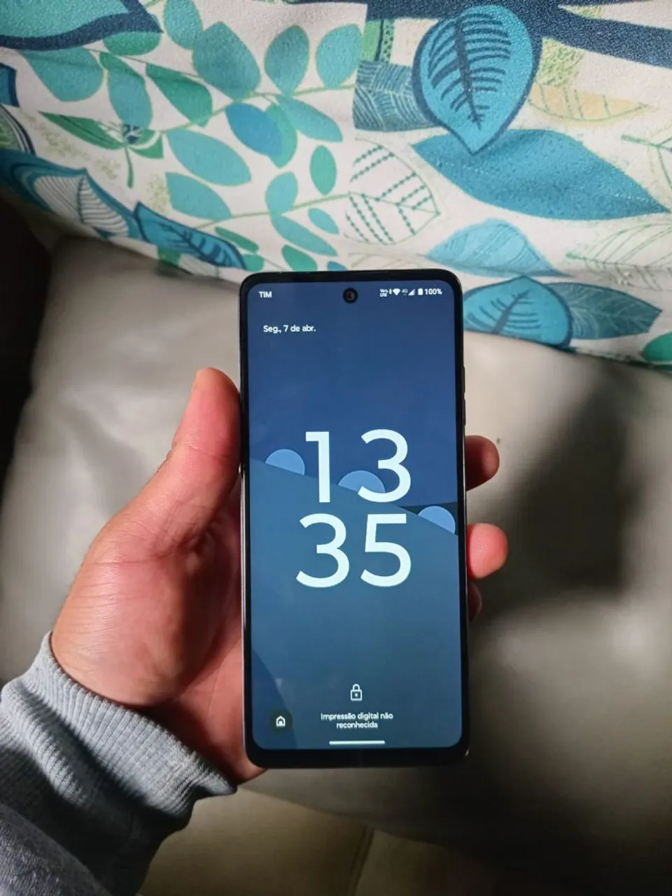 Moto G04s semi novo