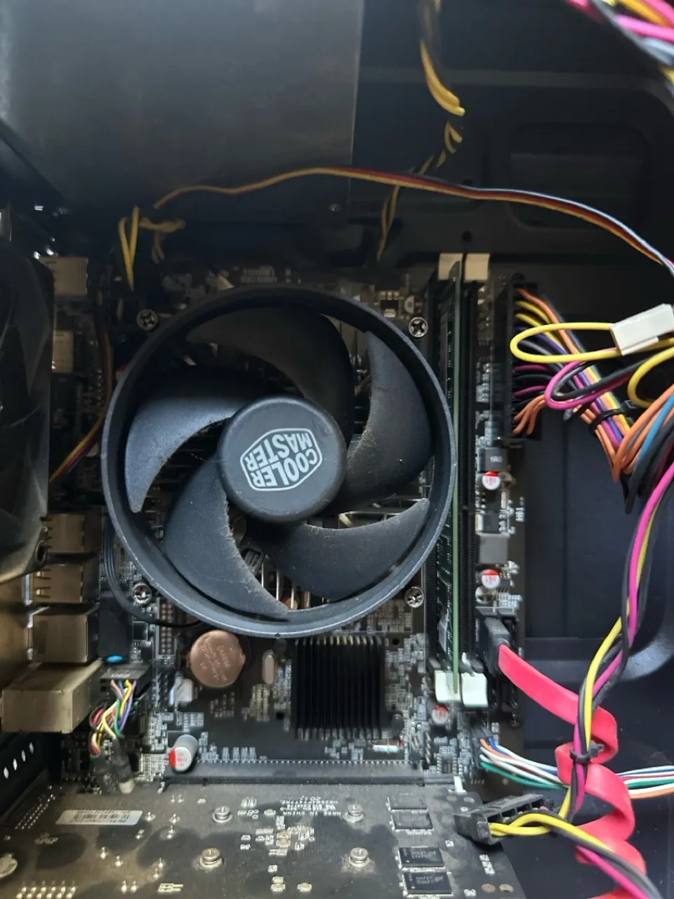 PC Gamer- computador com Windows 10 i5 está com defeito ele não inicia o Windows