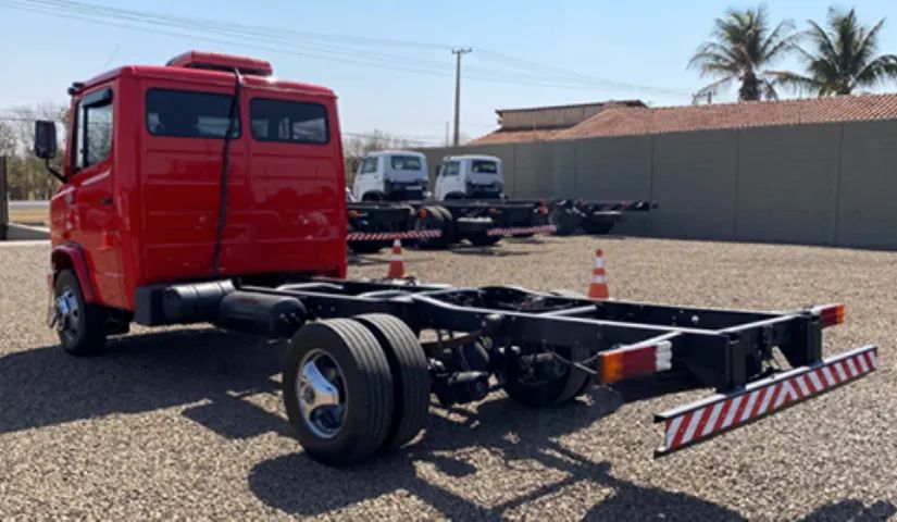 Merces-Benz 710 2012 no chassis - Foto 5