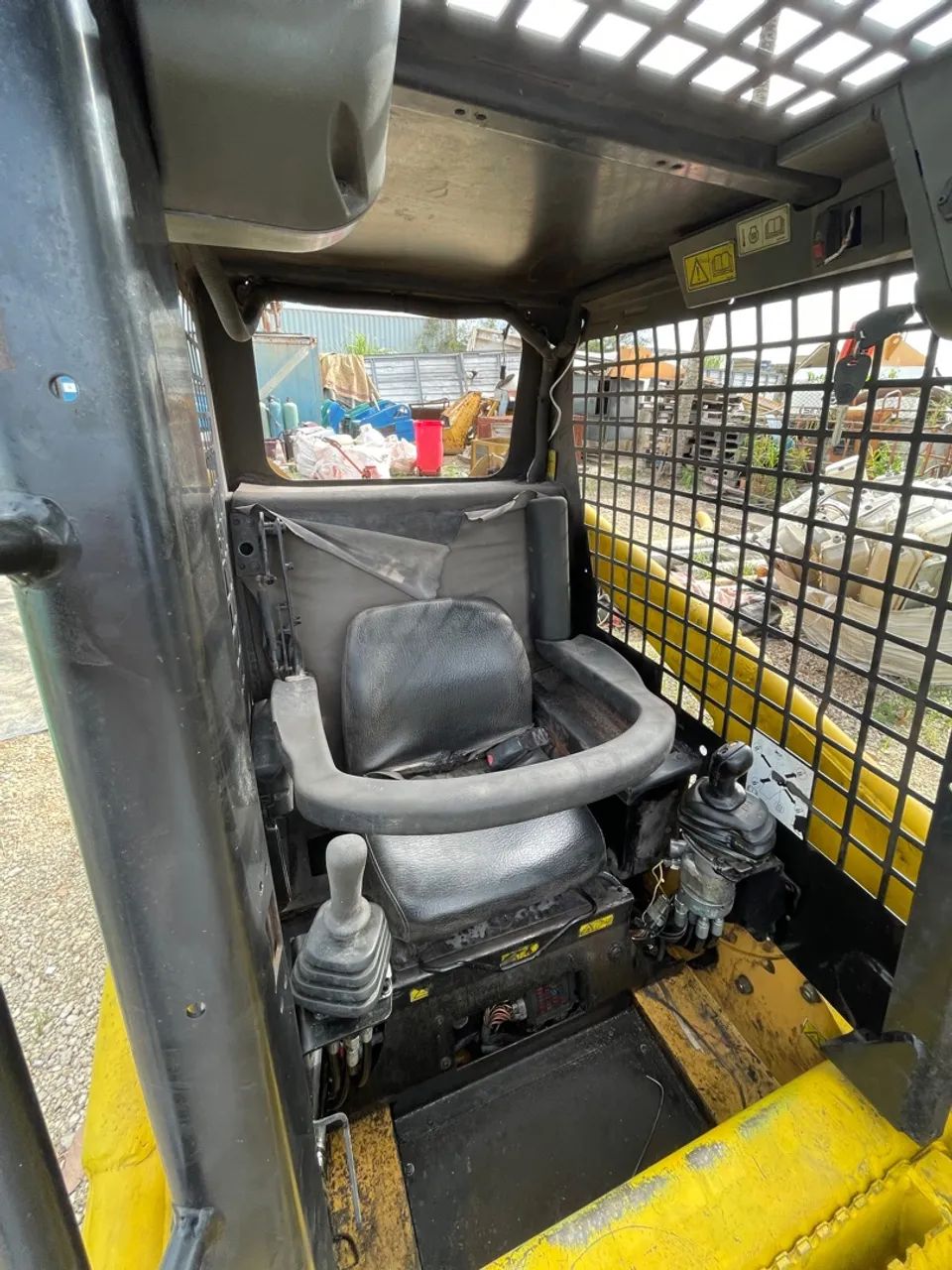 Mini carregadeira Caterpillar 226B - Foto 5