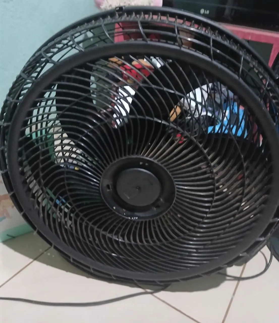 Ventilador de Parede Preto