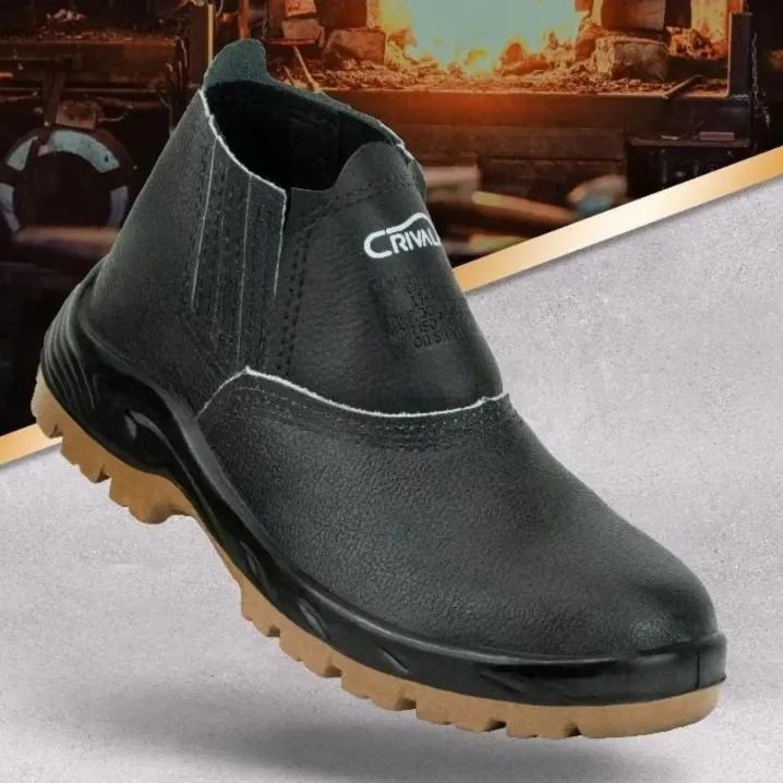 Botina Bi-densidade de couro, bico PVC CA 44696 Marca Bellga e