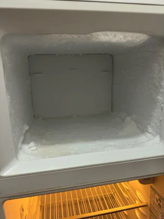 Geladeira Eletrolux 260l ótimo estado - Foto 2