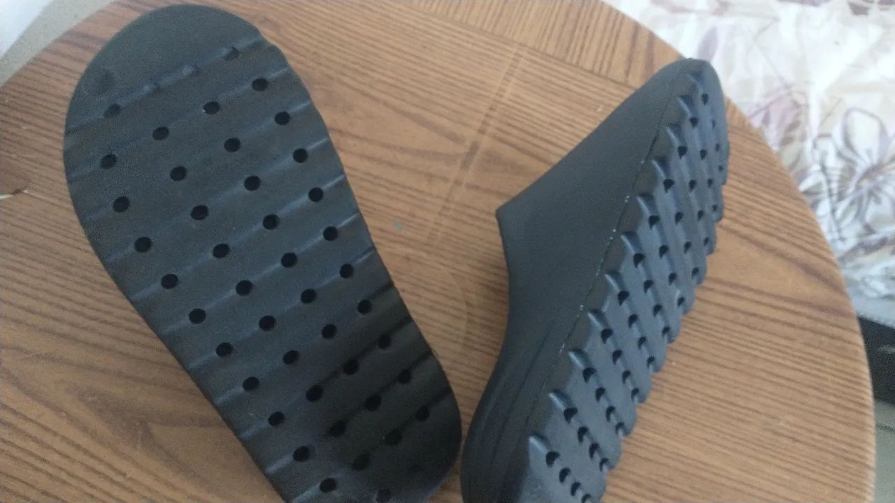 Chinelo nuvem Slide Preta leve confortável 70, barra de jangada  - Foto 3