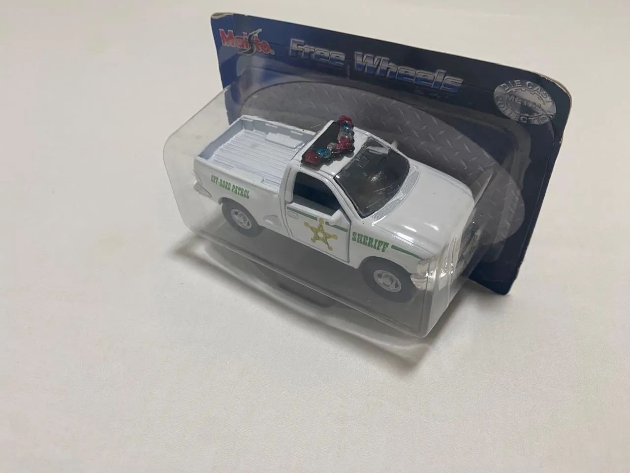 Miniatura Pick up Ford Sheriff Branco Maisto Novo - Foto 2