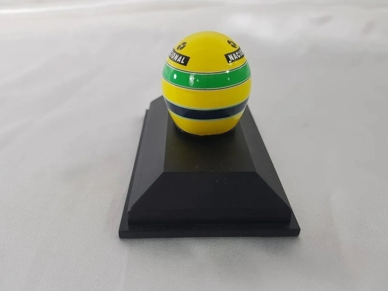 CAPACETE SENNA ´86 - MINICHAMPS 1:8 - Foto 2