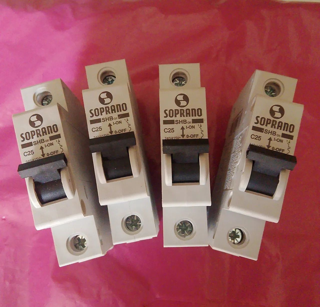 Soprano Circuit Breakers 25A (4 units)