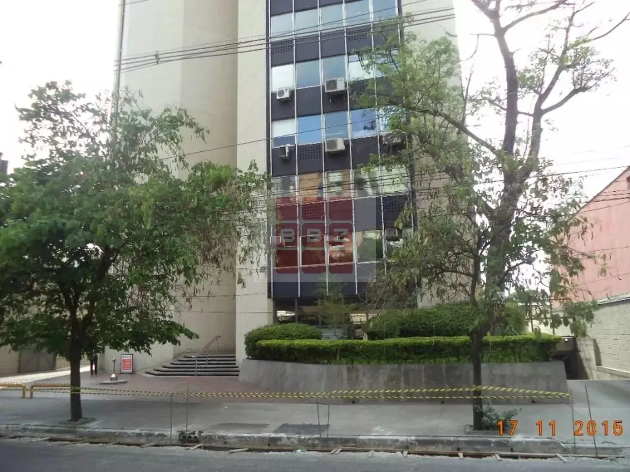 SALA COMERCIAL NA BERRINI - 204 MTS / 4 VAGAS / AR CONDICIONADO -DISPONÍVEL PARA VENDA E L