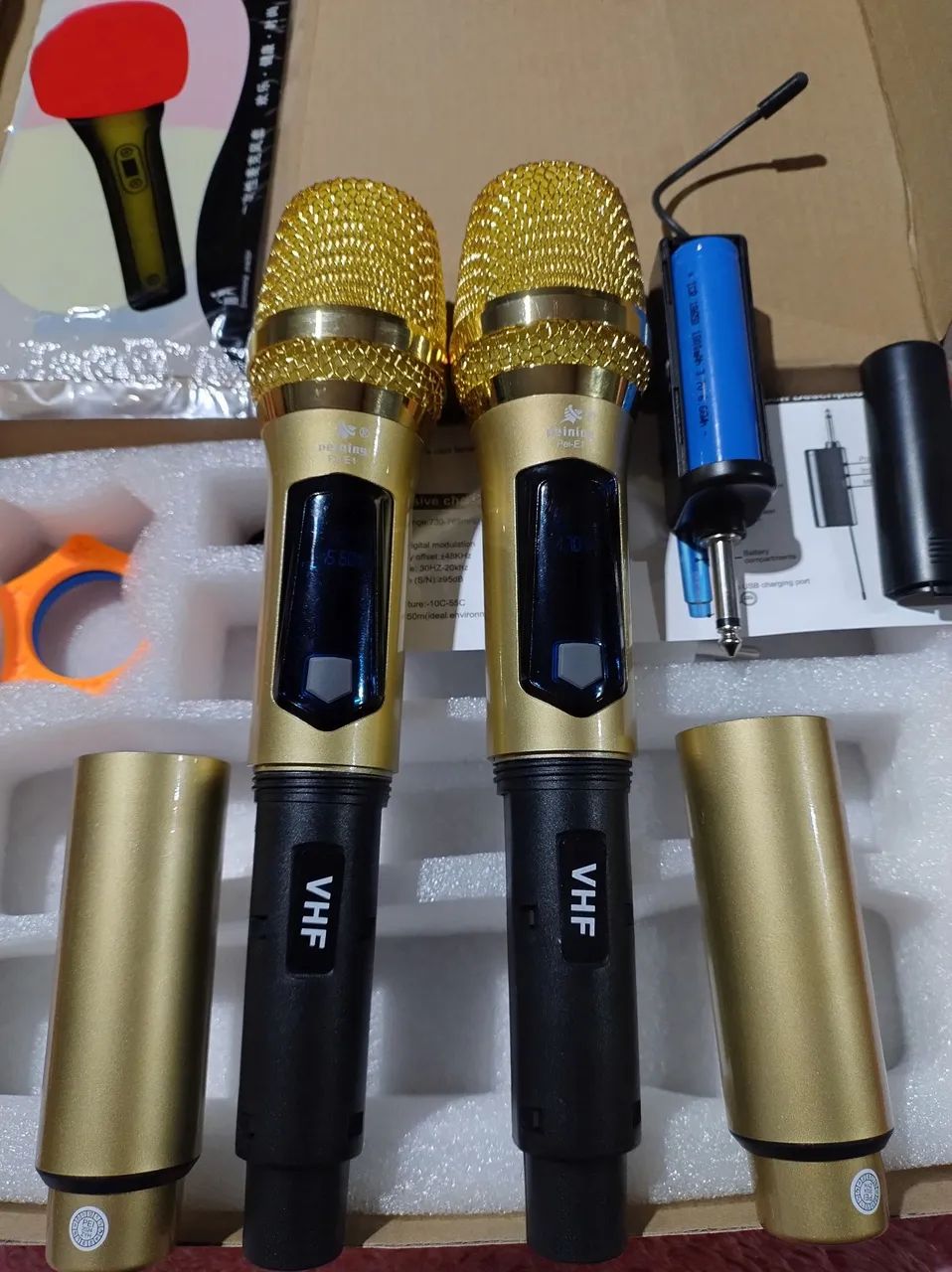 Microfone sem fio recarregável Dourado. - Foto 5