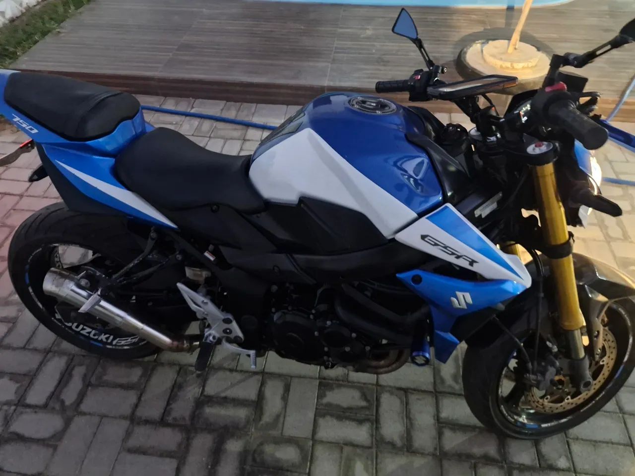 Suzuk gsr750  - Foto 6