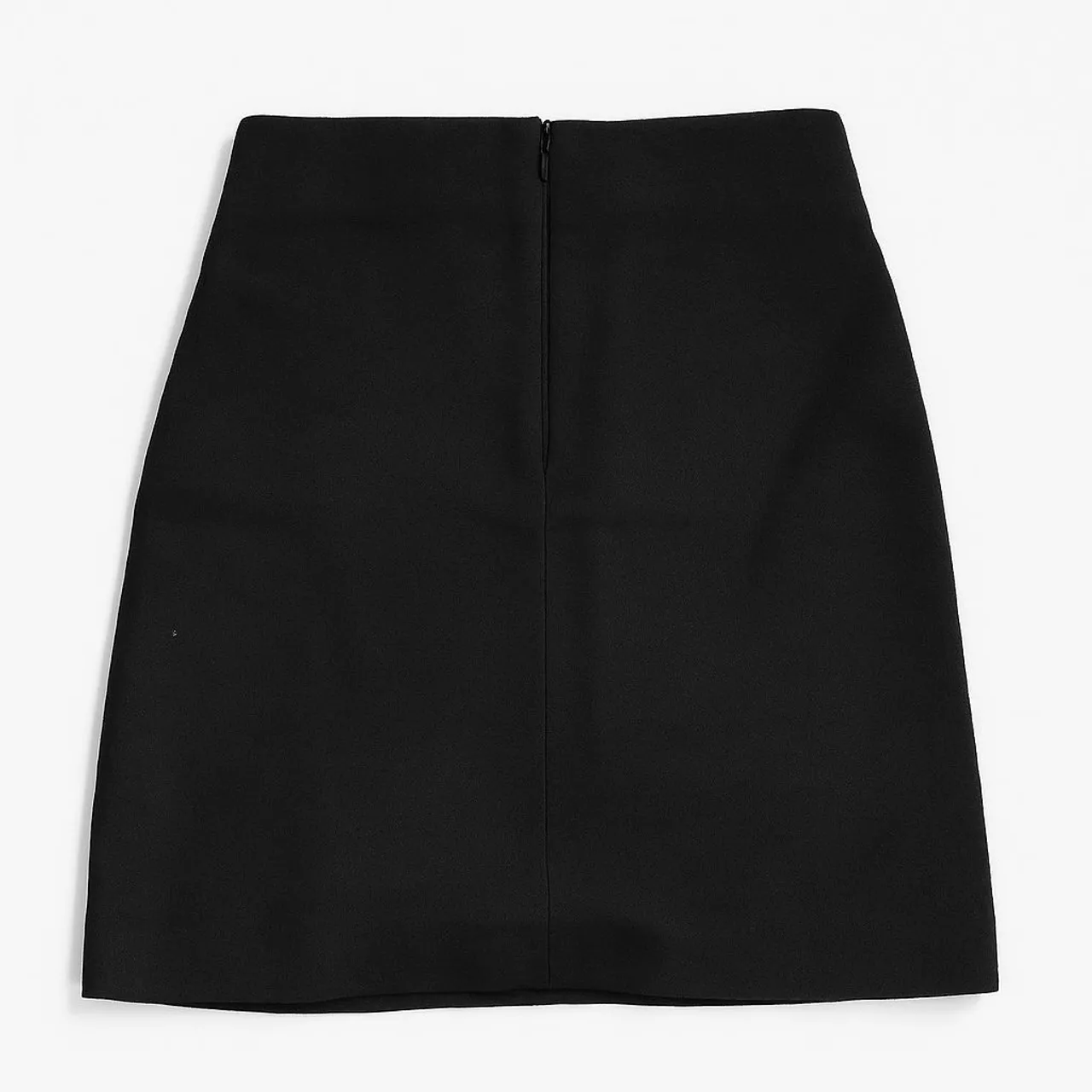 Saia preta elegante