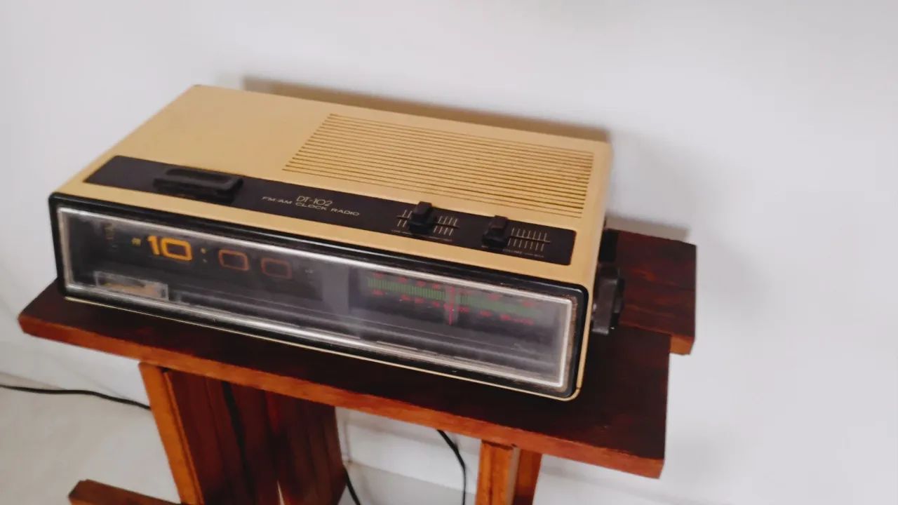 Rádio Antigo CCE Plaquetas DT-102 - Raridade  - Foto 3