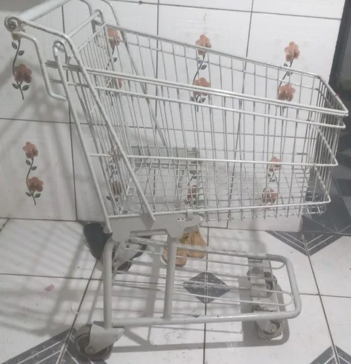 Carrinho de compras cinza em ótimo estado - Foto 3