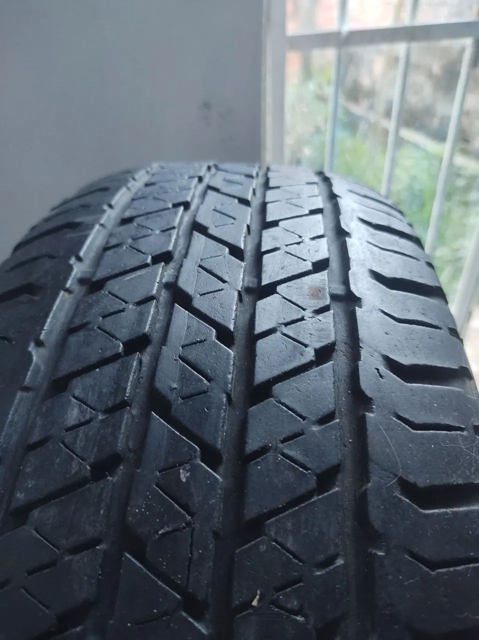 1 pneu Aro 16 215/65 Bridgestone zero