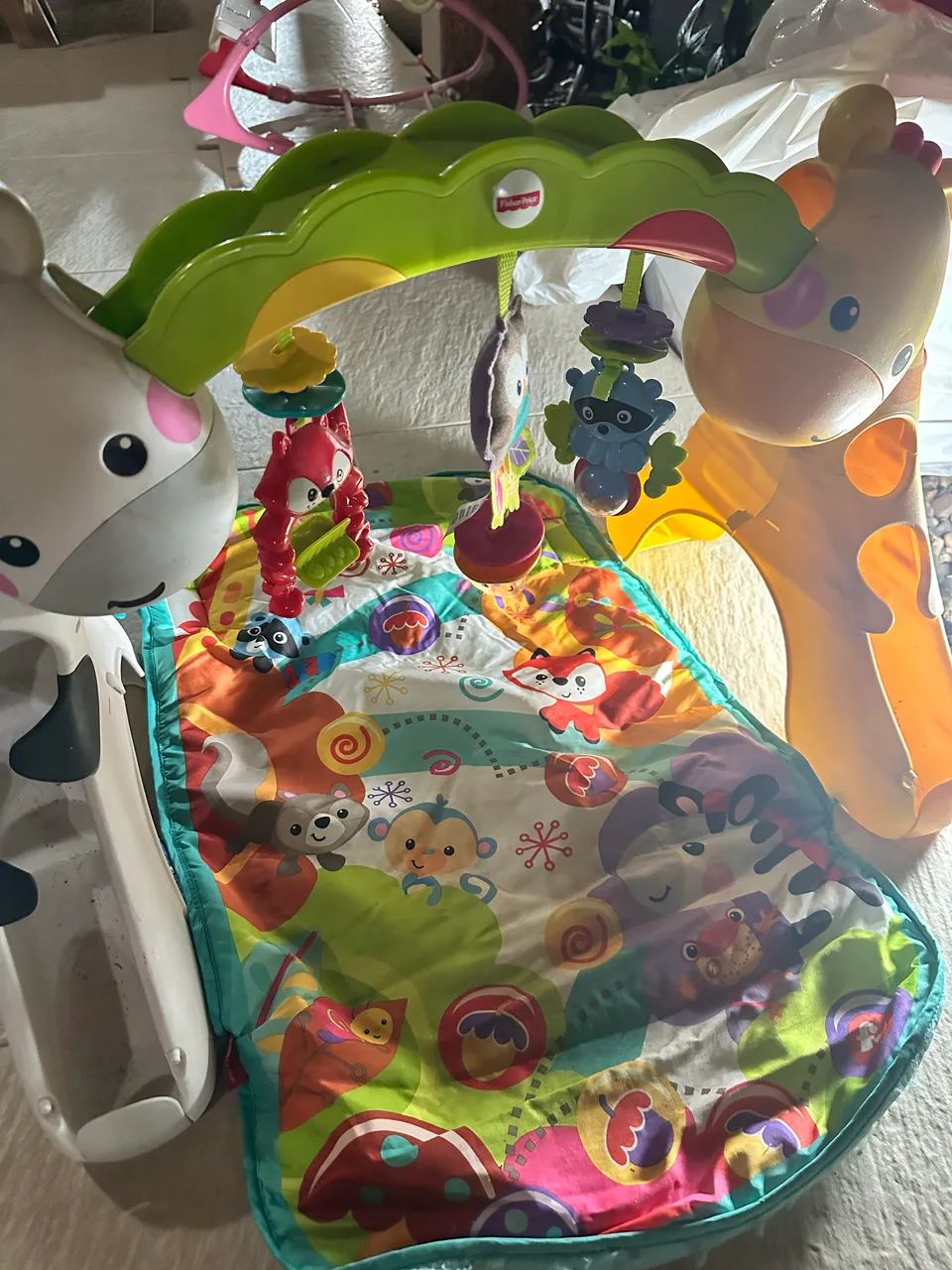 Tapete de atividades Fisher-Price Newborn to Toddler Gym