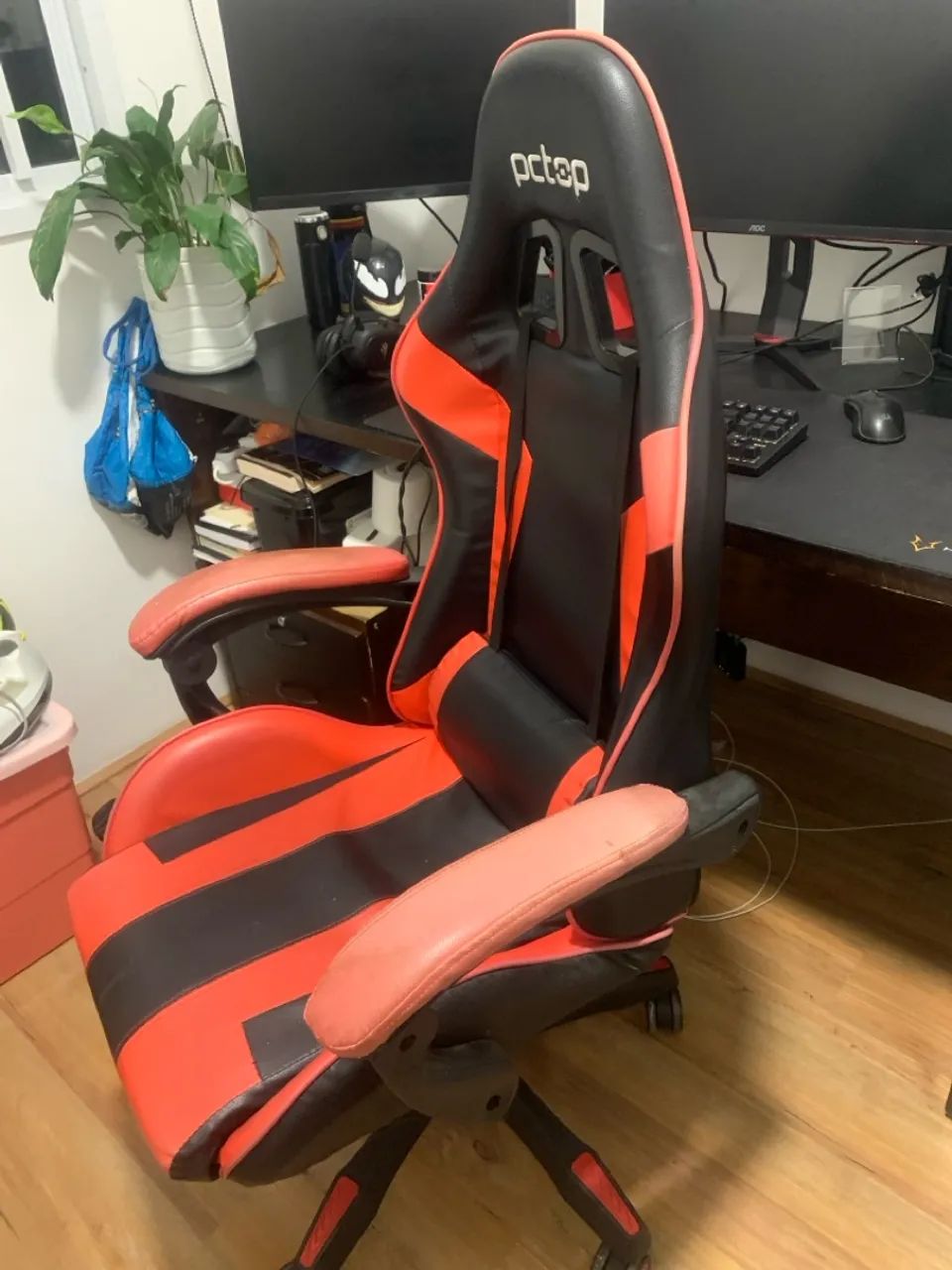 Mesa e cadeira gamer