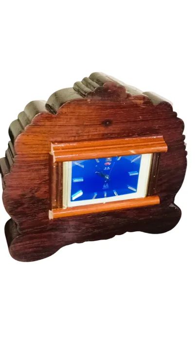 ANTIGO RELÓGIO Á CORDA EM MADEIRA BRUTA