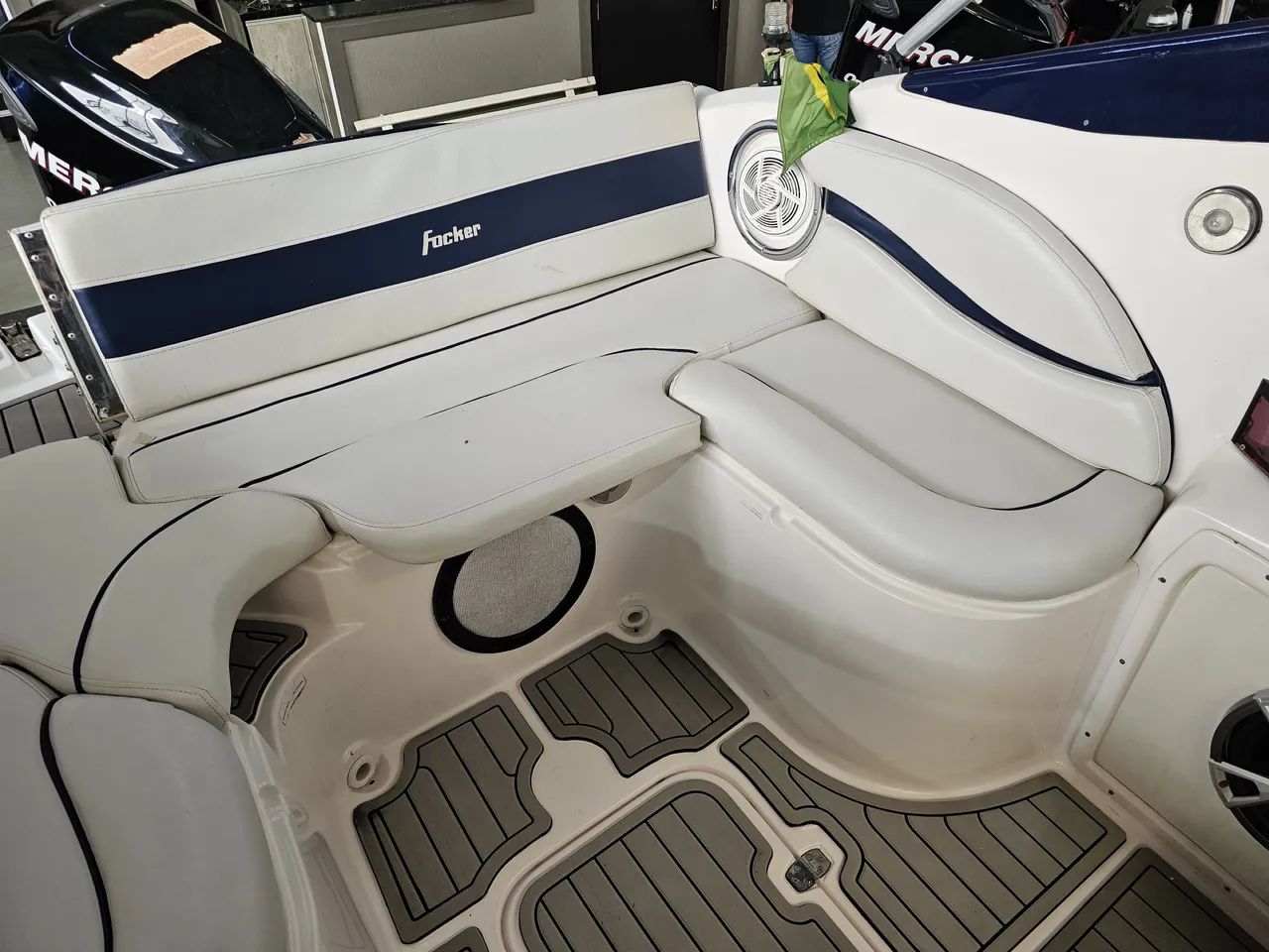 LANCHA FIBRAFORT FOCKER 215 ANO 2010 - Foto 5